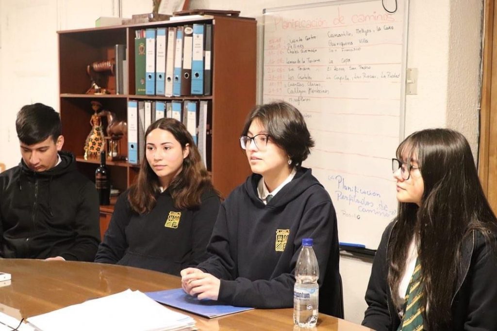 Centro De Alumnos Del Liceo Bicentenario De Longav Se Reuni Con